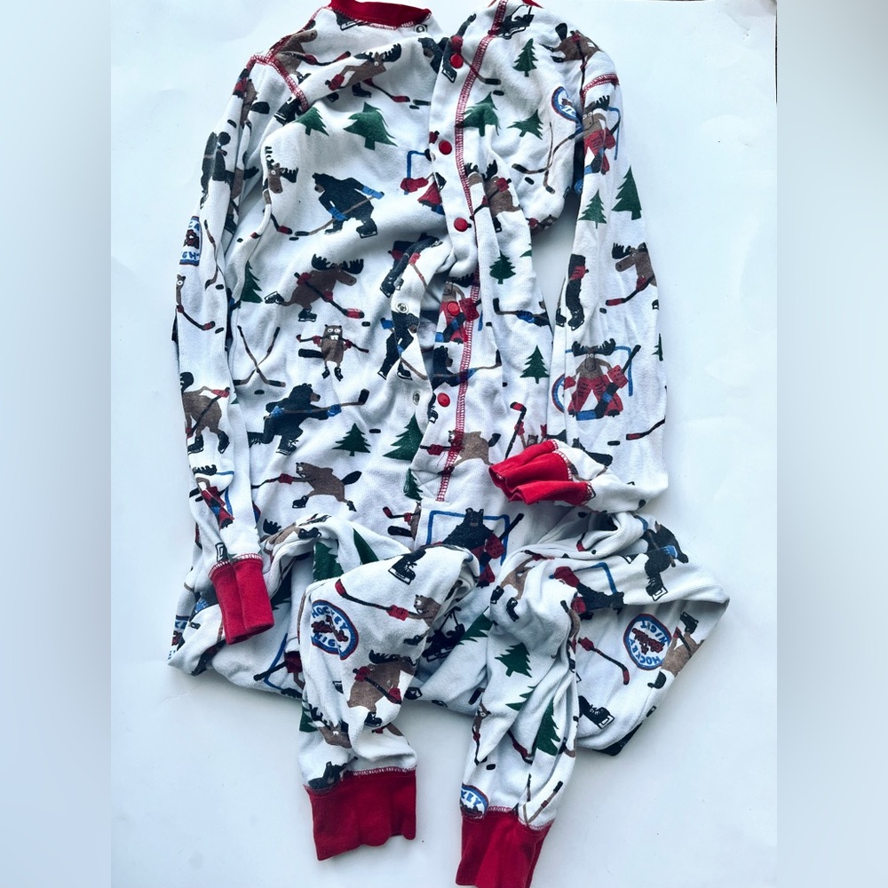 Little Blue House Unisex pajama Set size 8 with Winter Adventure Print